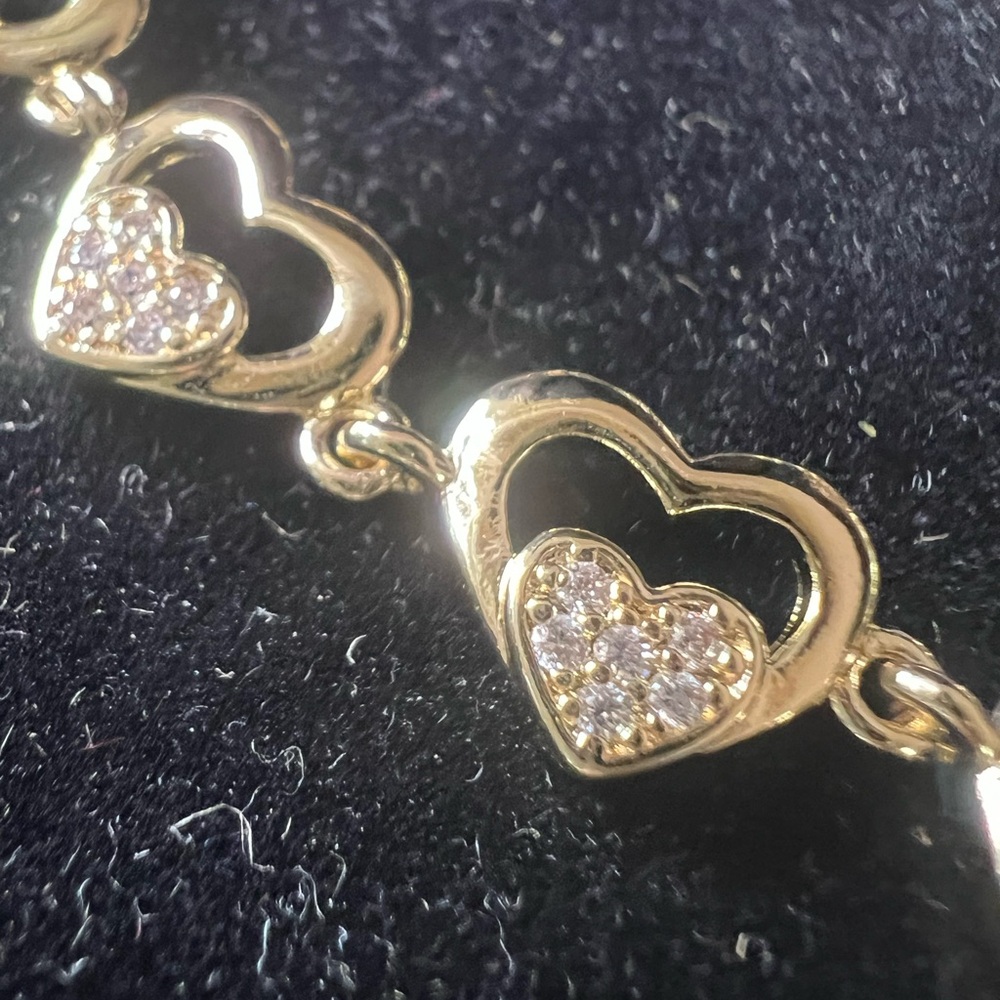 18kt gold plated bracelet withh hearts